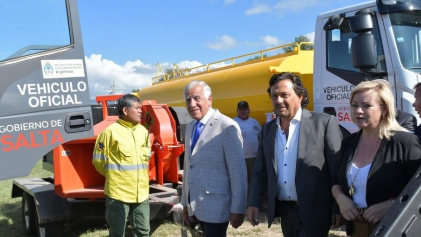 Se invirtieron más de 600 millones de pesos para combatir incendios: Sáenz entregó nuevo equipamiento
