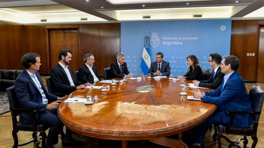 Acuerdo con las petroleras por el precio de los combustibles