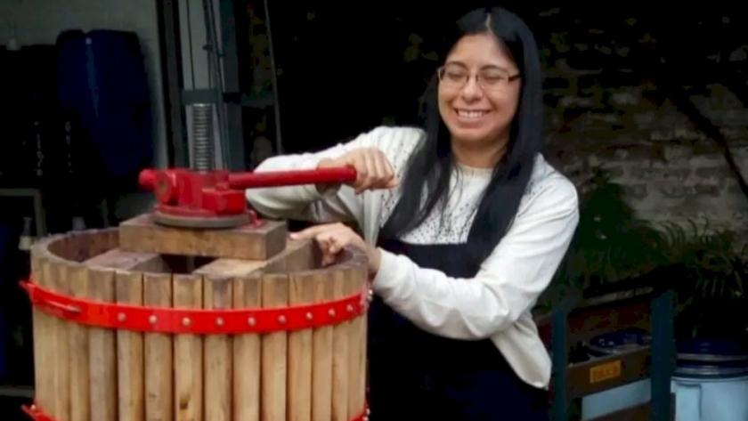 Una tucumana elaboró un sofisticado vino madurado con bacterias autóctonas