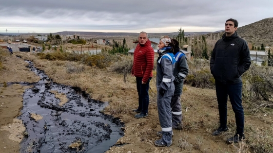 Provincia tomó intervención en derrame de petróleo de YPF y supervisa tareas de remediación en Comodoro Rivadavia