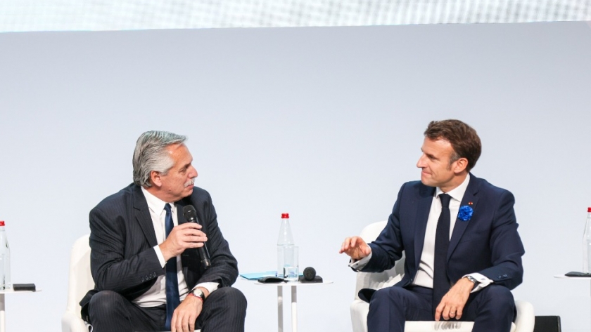 El presidente participó del panel El universalismo en el quinto Foro de París sobre la Paz