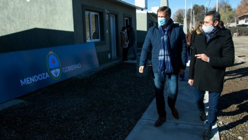 Más de 50 familias mendocinas pasaron a ser dueñas de su hogar