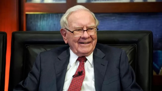 Berkshire acelera ventas y refuerza apuestas selectivas antes del recambio en la cúpula