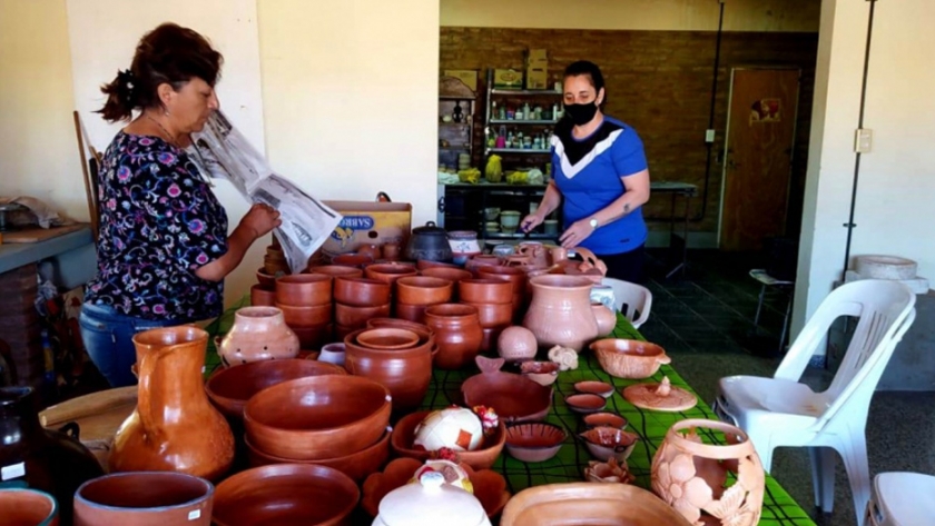 Compra de artesanías en el oeste pampeano