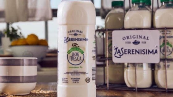 La leche fresca en botellas transparentes sorprende a los Argentinos