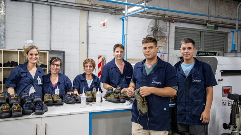 El empleo registrado de los jóvenes acumula 33 meses de crecimiento y alcanzó el nivel más alto de los últimos 5 años