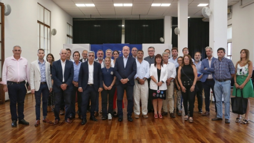 El Gobernador Omar Perotti se reunio con la multisectorial por la Paz en Rosario