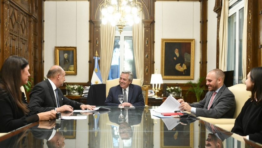 El Gobierno Nacional acordó un convenio con la provincia de Santa Fe para regularizar la deuda histórica por la coparticipación