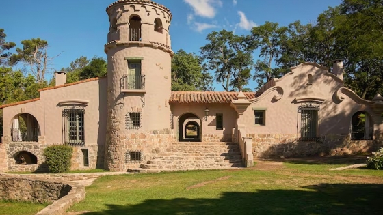 Un refugio histórico en las sierras: tradición y diseño en equilibrio