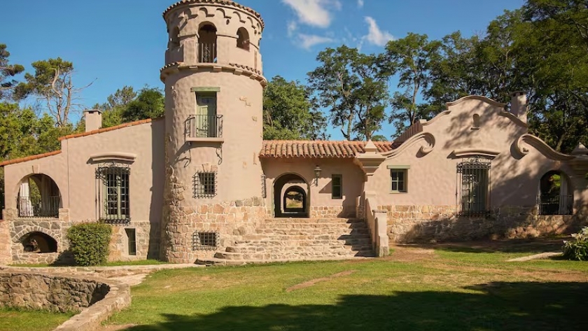 Un refugio histórico en las sierras: tradición y diseño en equilibrio