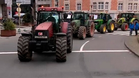 Agricultores colmaron de tractores las calles de París en rechazo al acuerdo con el Mercosur