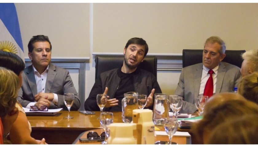 Ignacio Torres anunció “el Incentivo Provincial Docente”