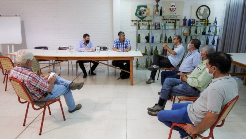 Producción busca apoyar la profesionalización de los servicios de cosecha