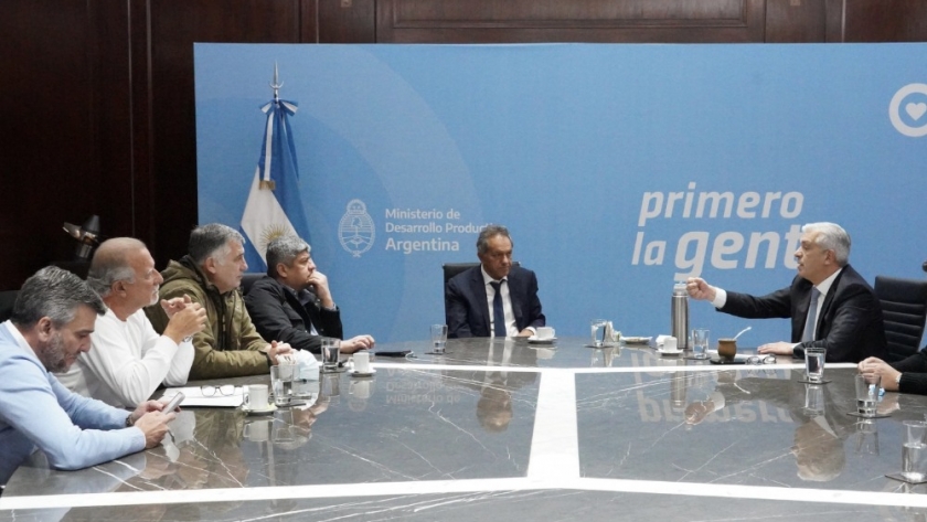 Los ministros Scioli, Zabaleta y Domínguez se reunieron con representantes sindicales para promover el empleo