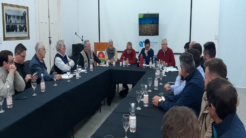 La provincia avanza en el ordenamiento de los procesos de comercialización de las plantas frigoríficas