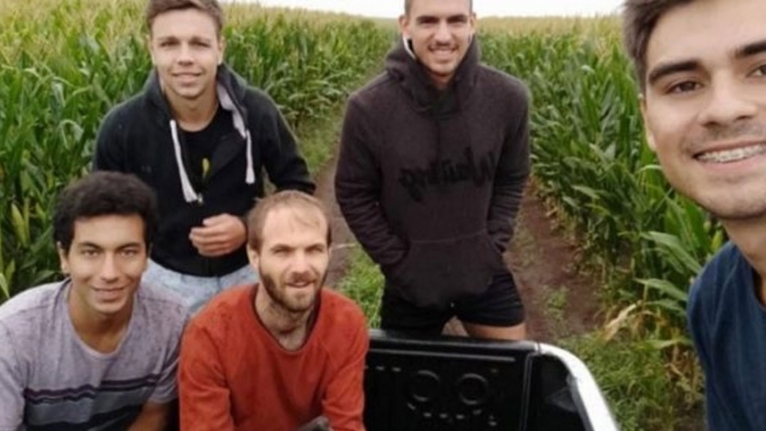 Las Flores: jóvenes crean un fertilizante ecológico