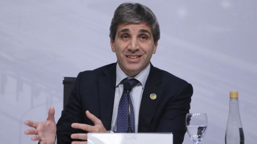El Gobierno lanza su ofensiva económica: blanqueo de dólares, bono en divisas y reforma fiscal