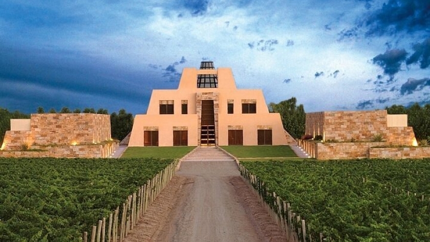 Catena Zapata desafía al tiempo y apuesta a mantener “vivo” un vino por 200 años: los secretos productivos de la mejor bodega del mundo