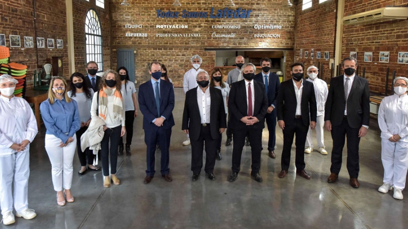 El Presidente y Bordet visitaron un laboratorio que exporta a 30 países