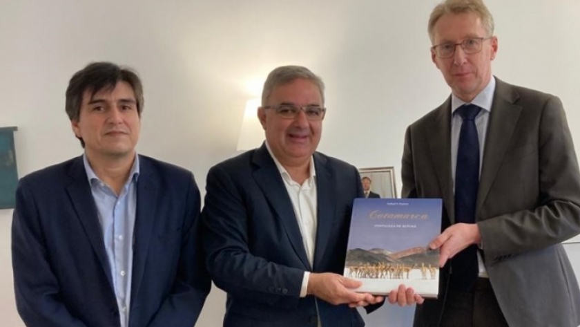 Raúl se reunió con el Embajador de Suecia y fue invitado a seminario de minería