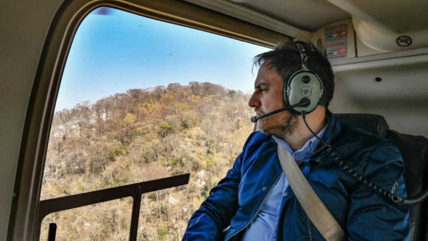 Cabandié sobrevoló áreas afectadas por incendios en Jujuy