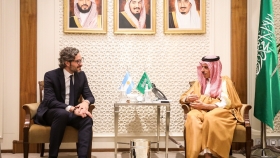 Argentina presenta su potencial minero en Arabia Saudita