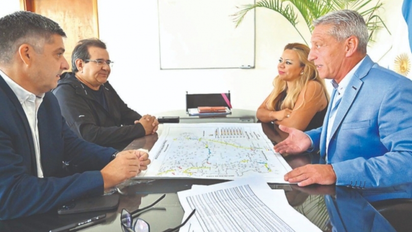 Arcioni analizó el plan de obras viales 2023 para Chubut