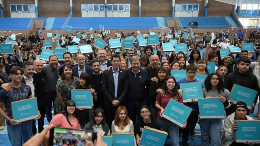 Avanza las entrega de netbooks en a toda la Provincia