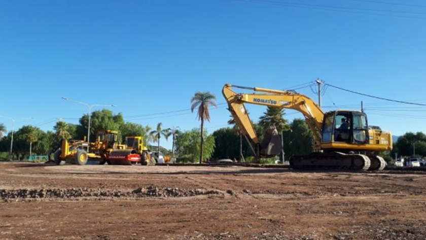 La nueva rotonda de la avenida Champagnat tiene 80% de avance