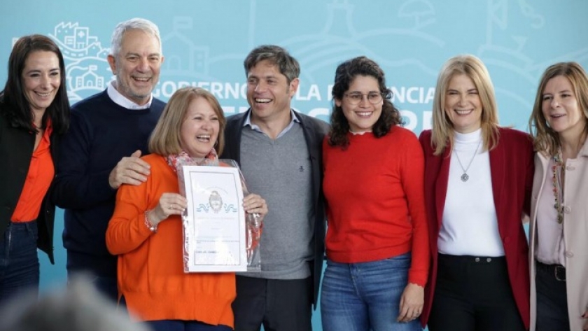 Kicillof y Alak entregaron 401 escrituras en La Plata