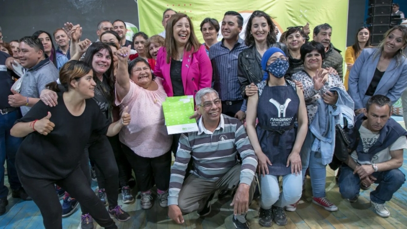 Carreras acompañó a nuevos egresados del programa Emprender en Bariloche