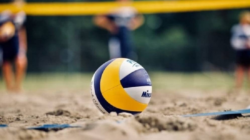 Comenzaron las clases de Beach Voley para jóvenes en el Parque Municipal