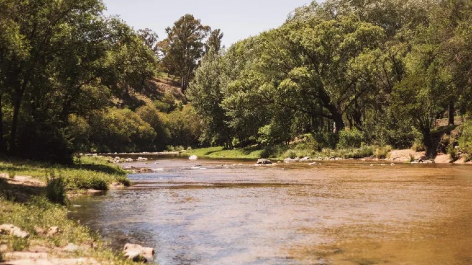 Alpa Corral: naturaleza, agua y calma en las sierras