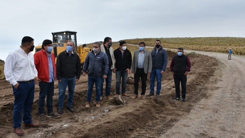 Raúl e intendentes recorrieron locaciones de nuevas rutas en el Este e inauguraron un nuevo Centro Cívico