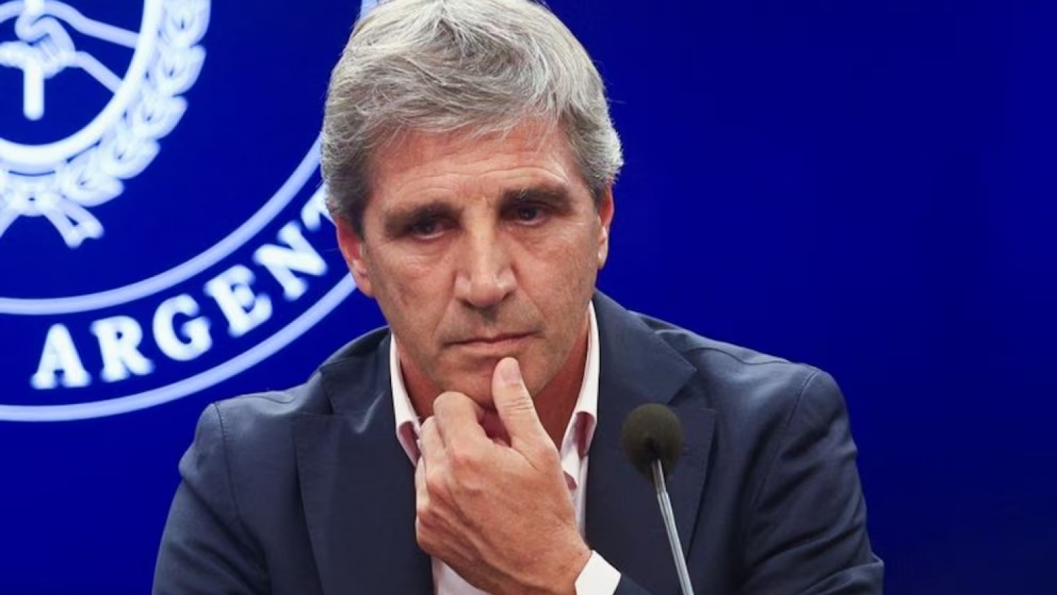 Caputo detalló las estrategias del Gobierno para afrontar vencimientos de deuda y fortalecer las reservas del Banco Central