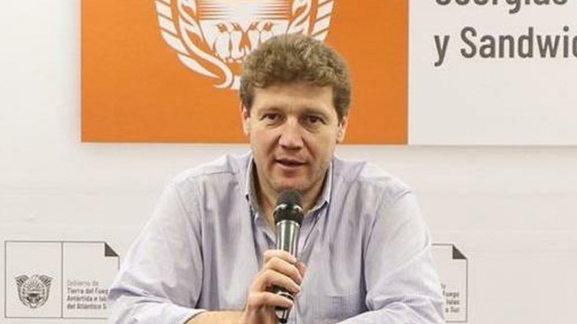 Melella: "Somos una provincia aero dependiente y teníamos que garantizar la conectividad aérea"