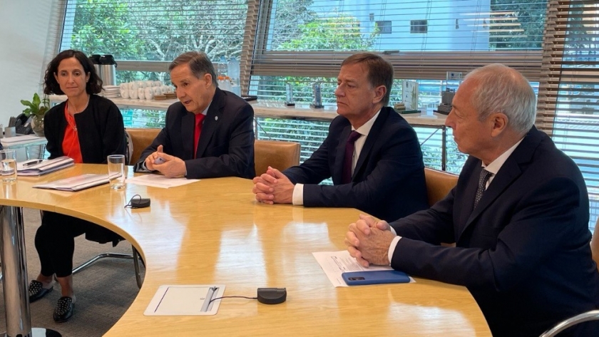 Suarez avanzó en la creación de un grupo de trabajo con el Banco Itaú para promover exportaciones mendocinas