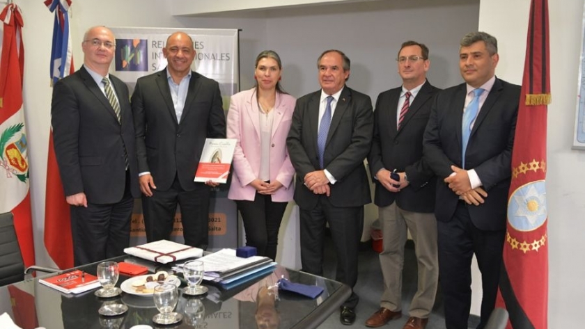 Acuerdan una agenda de trabajo con Chile para impulsar el desarrollo regional