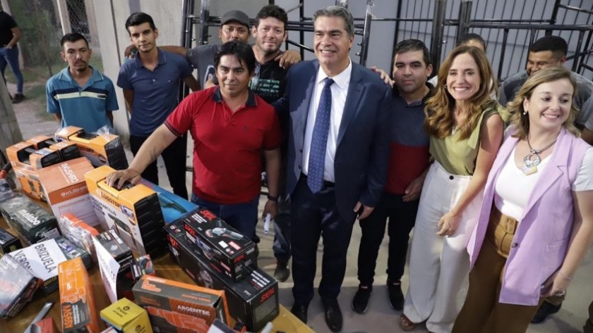 En Charata, Capitanich entregó equipamiento a emprendedores, títulos de propiedad a familias rurales e inauguró el nuevo sum del poder judicial