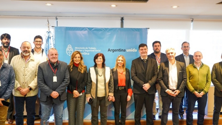 Se firmó un convenio para bajar el impuesto a las ganancias a los trabajadores de refinerías