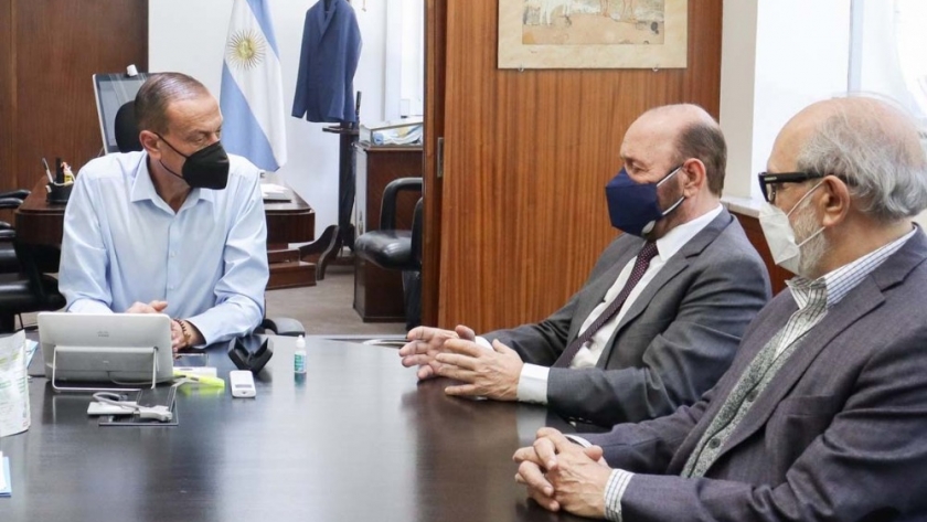 Insfrán se reunió con el administrador de Vialidad Nacional