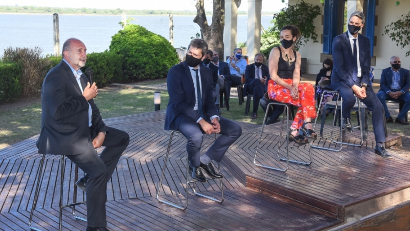 Perotti y Lammens firmaron convenios por obras turísticas en Santa Fe, en el marco del Plan "50 destinos"