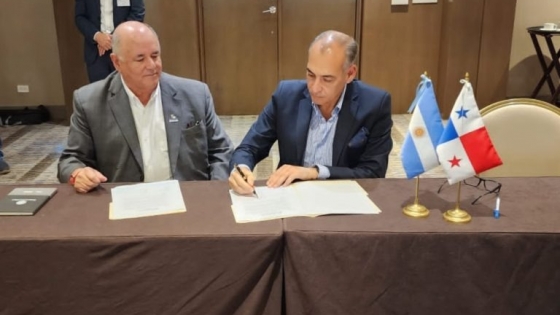 El Dr. Diego García Luchetti representante de Argentina, firmó el Acuerdo de Panamá para erradicar la pesca ilegal en Latinoamérica