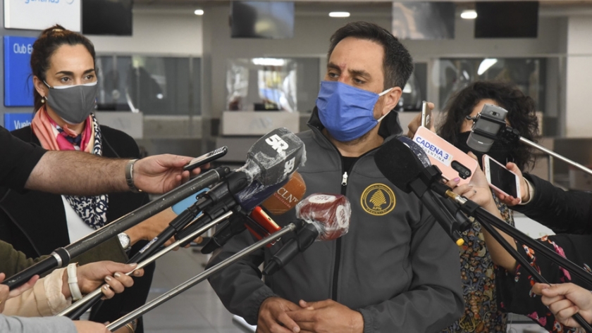 Gonnet y Cabandié sobrevolaron las zonas de incendio en las islas y reclamaron mayor participación de la justicia