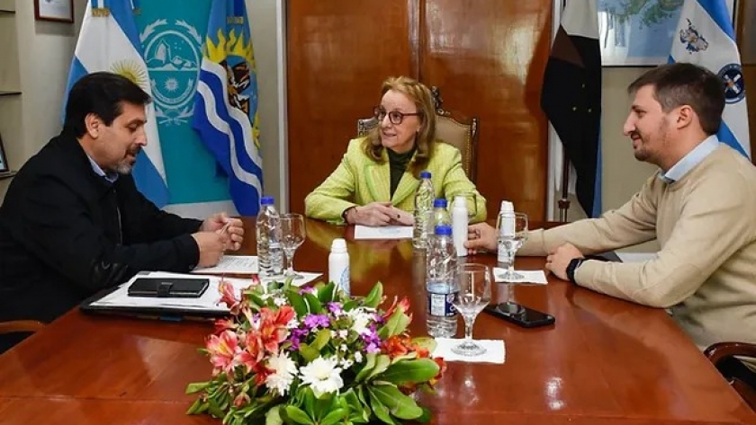Alicia recibió en audiencia al intendente de Puerto Santa Cruz
