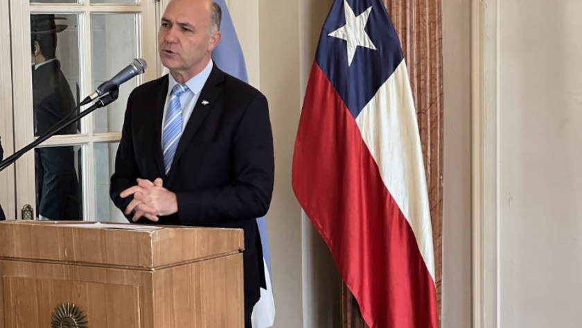 De visita oficial en Chile, el Secretario Carmona destacó la importancia del lanzamiento de la Comisión Binacional en materia antártica