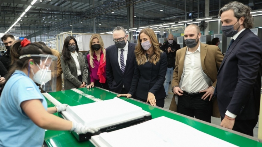 El Gobierno relanzó Ahora 12, con más rubros y la posibilidad de financiar compras en 24 y 30 cuotas