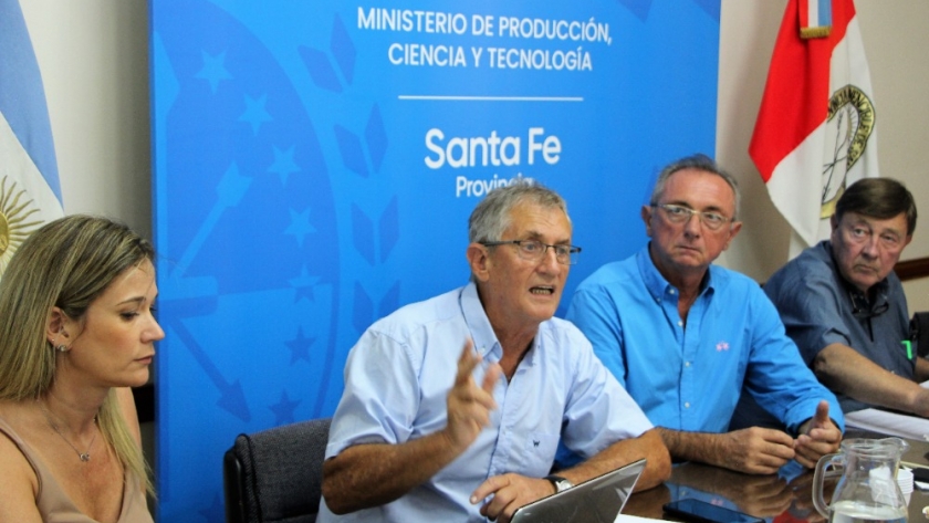 La provincia avanza en una agenda de trabajo junto a diversas entidades para fortalecer la cadena láctea santafesina
