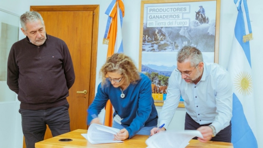 Tierra del Fuego: Firman un convenio para fortalecer la producción ganadera en Río Grande