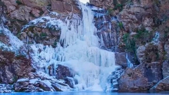Salto del Tigre: el paraíso escondido en Córdoba donde la nieve y las cascadas se fusionan